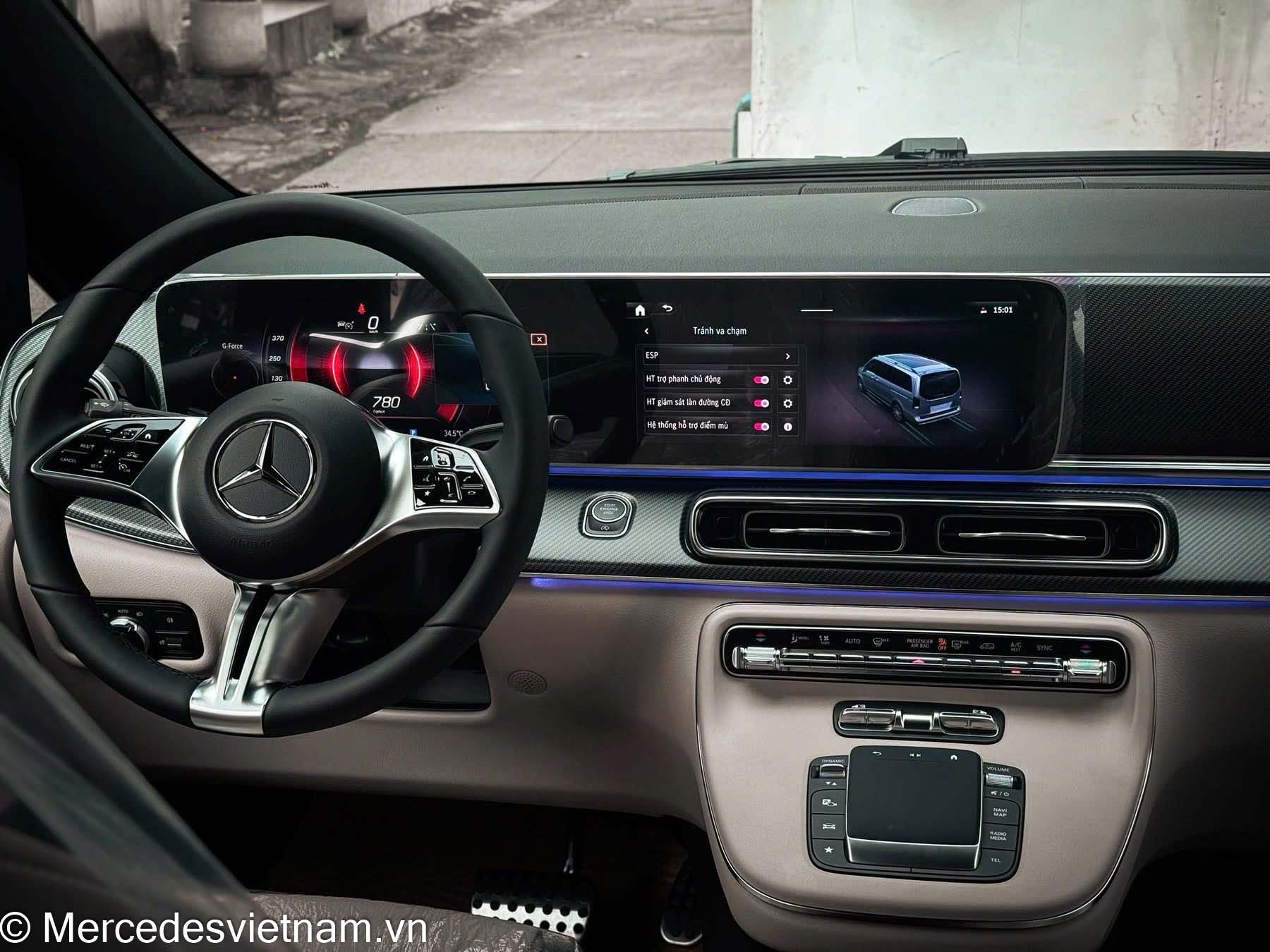 Mercedes V300 AMG