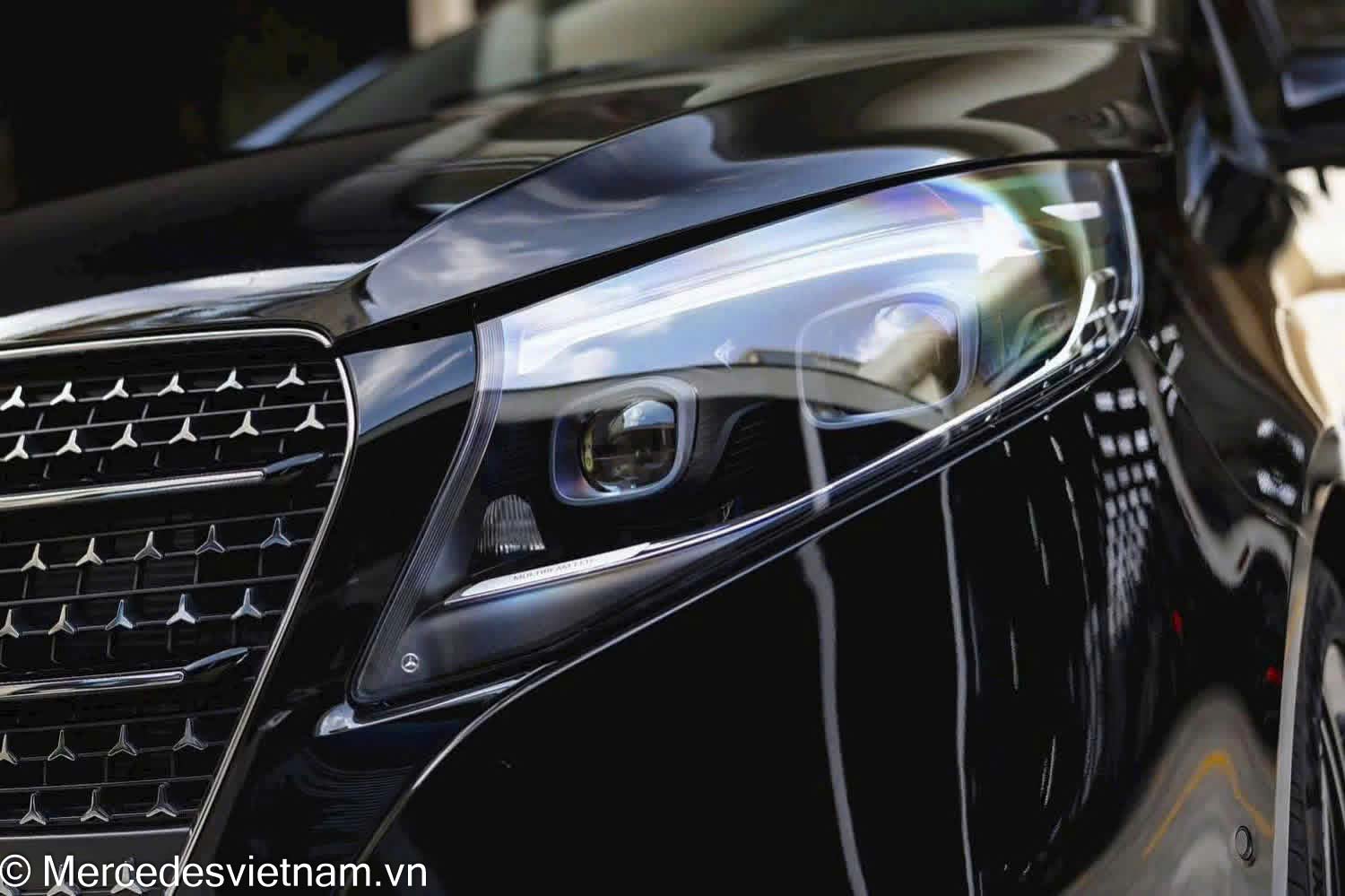 Mercedes V300 AMG